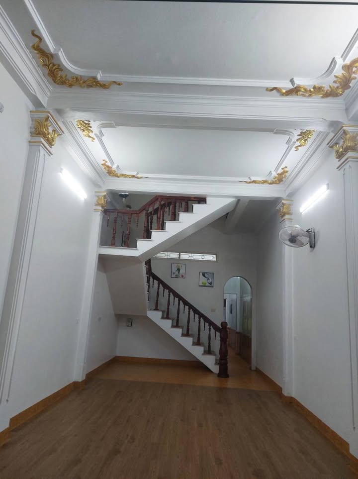 Nhà 2 tầng hiện đại Ngã tư Nguyễn Trãi, 92m² giá 3.55 tỷ - Sẵn sàng vào ở!