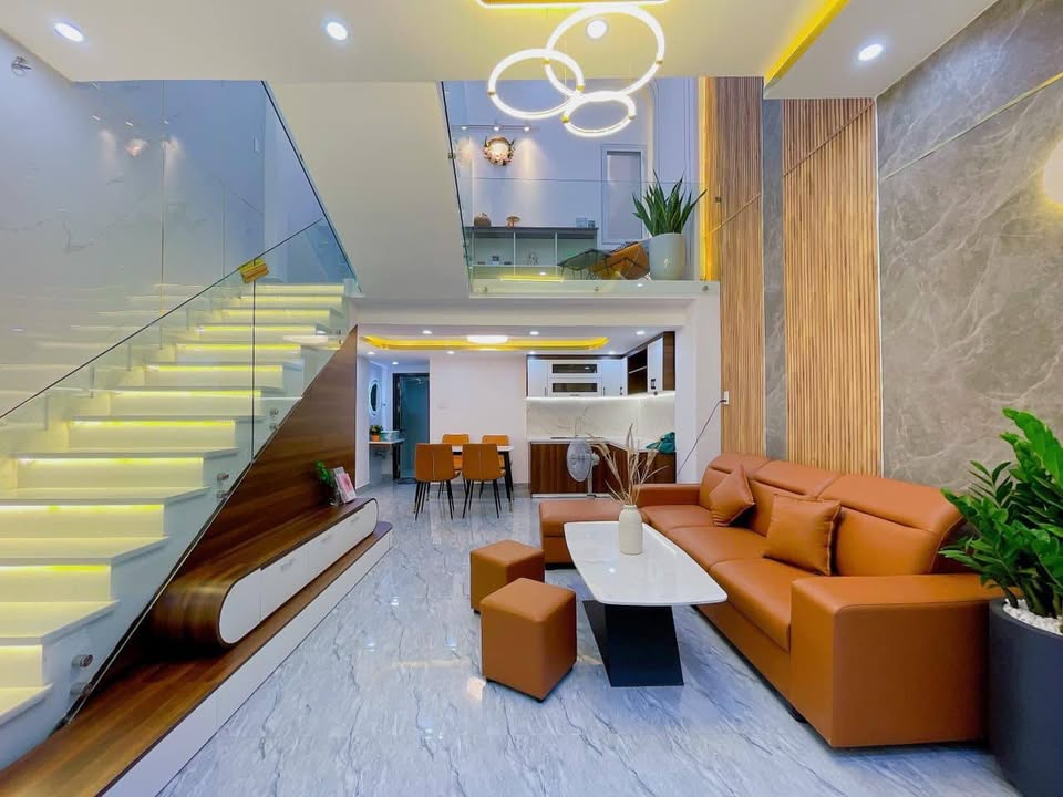 Nhà 2 tầng trung tâm Đà Nẵng 50m² giá 3.6 tỷ - Full nội thất sang trọng!