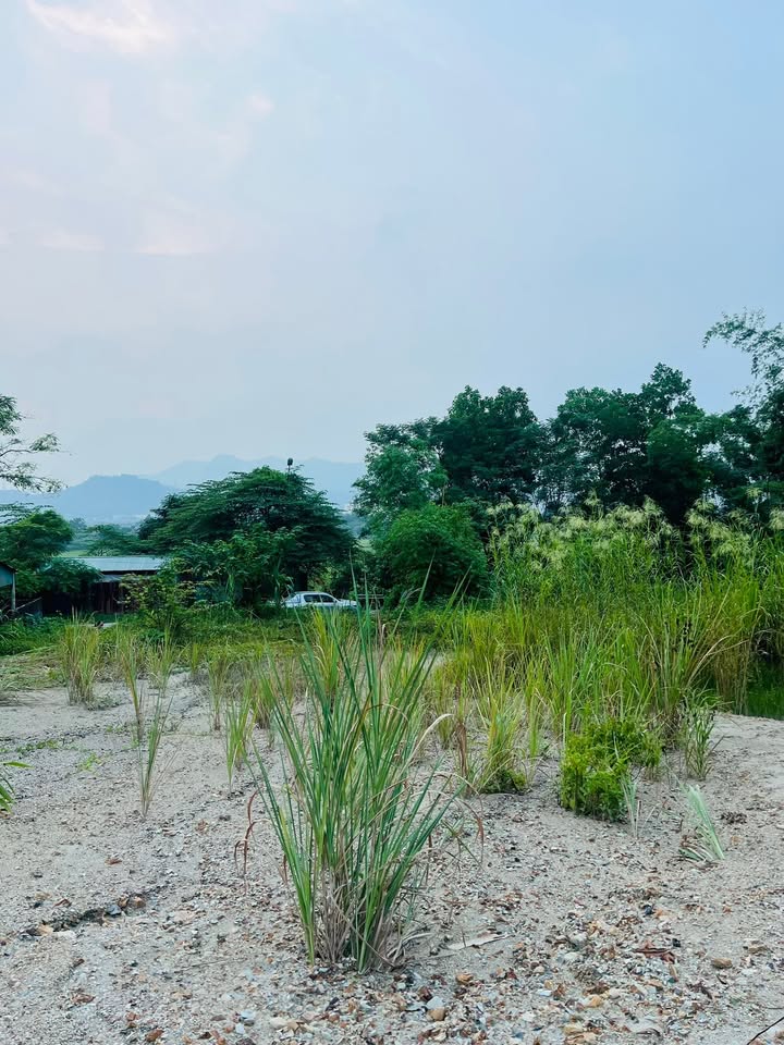 Kho xưởng 3000m² mặt đường Quốc lộ 6 - Giá thỏa thuận hợp lý!