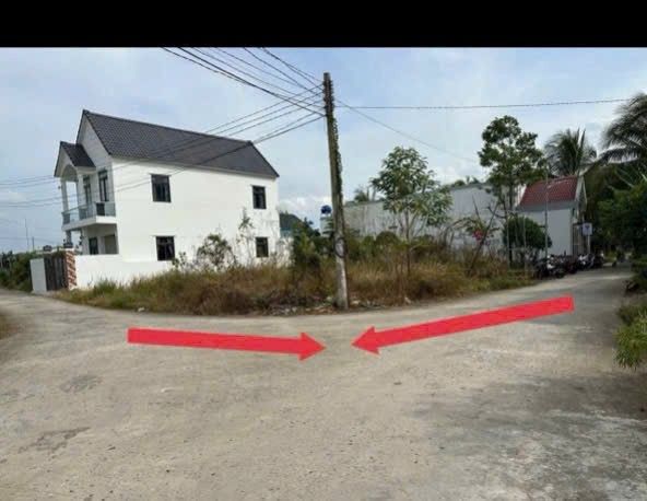 Đất nền phường Phú Khương, Bến Tre 300m² giá 2.65 tỷ - Góc 2 mặt tiền tiện lợi!