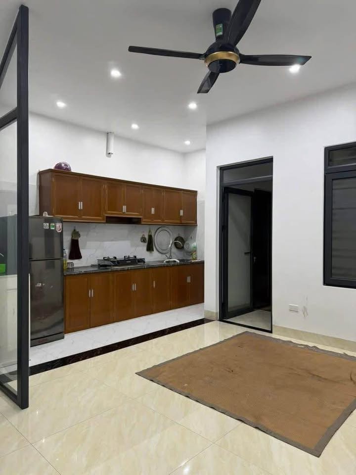 Nhà phố Hùng Vương, Hồng Bàng, Hải Phòng 101,5m² giá 4 tỷ - Sân cổng riêng, ở ngay!