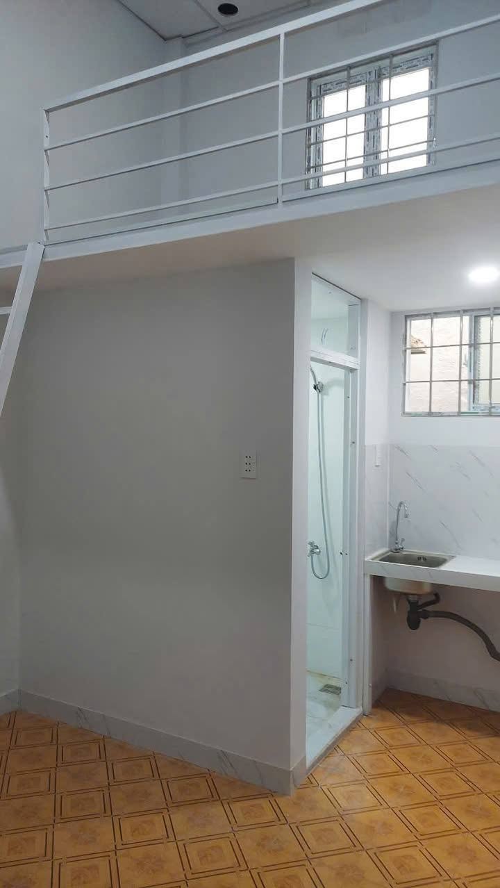 Phòng cho thuê mới Quận 7, 16m² giá chỉ 3 triệu - Sân vườn thoáng mát!