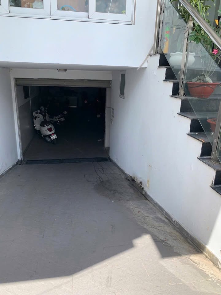 Cho thuê văn phòng lầu 3 mặt tiền đường D4, khu Him Lam quận 7 - Giá 11 triệu