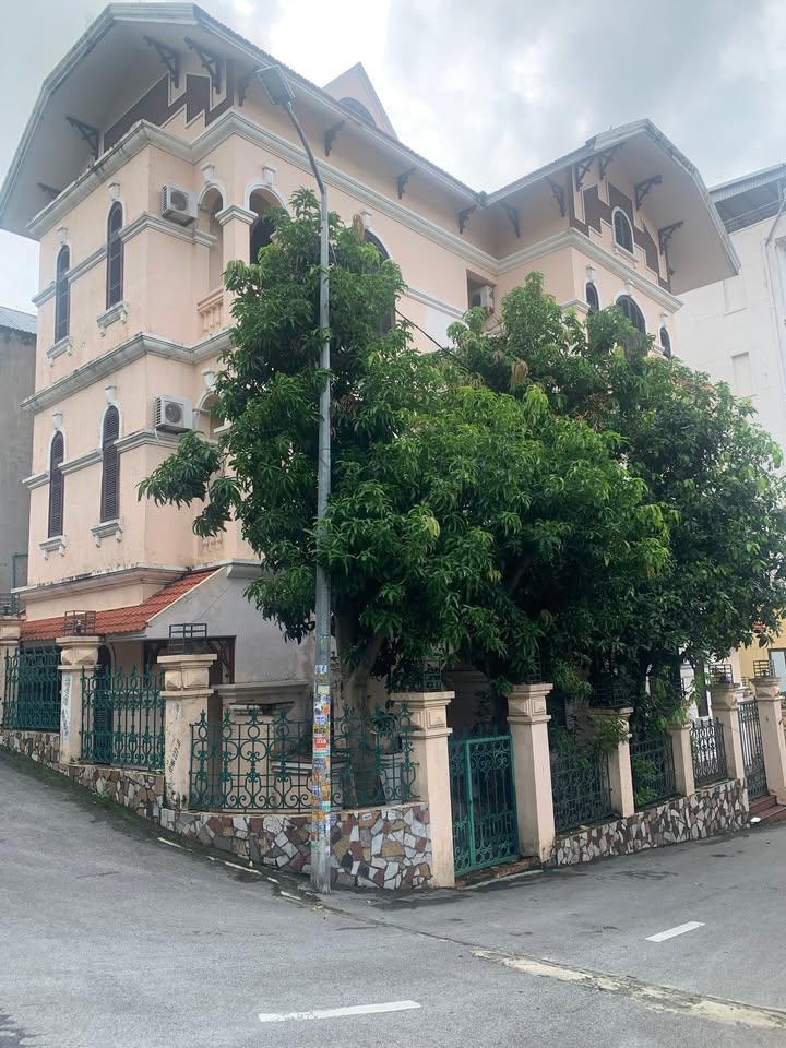 Biệt thự 4 tầng Bãi Cháy 228m² giá 12 tỷ - Nhà góc 3 mặt tiền chính chủ!