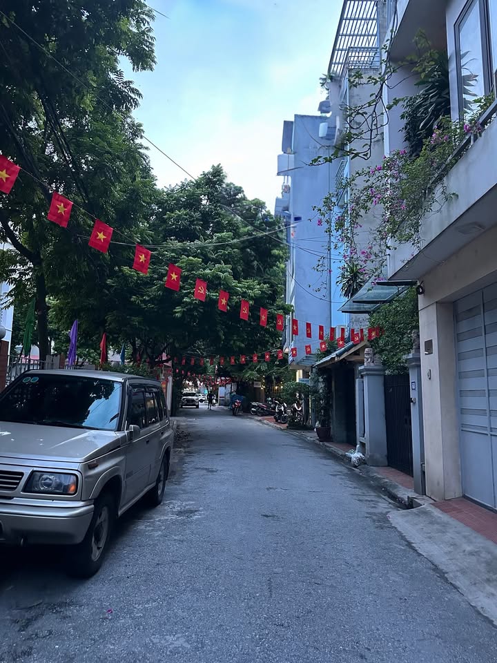 Nhà phố Nguyễn Sơn, Long Biên 68m² giá 19 tỷ - Vị trí đắc địa, ô tô tránh nhau!