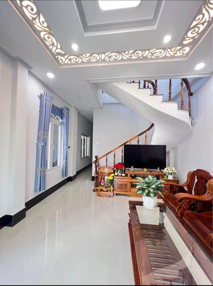 Nhà 1 Trệt 1 Lầu Phú Trinh, Phan Thiết 115m² giá 3.8 tỷ - Thiết kế hiện đại, ô tô vào tận nhà!