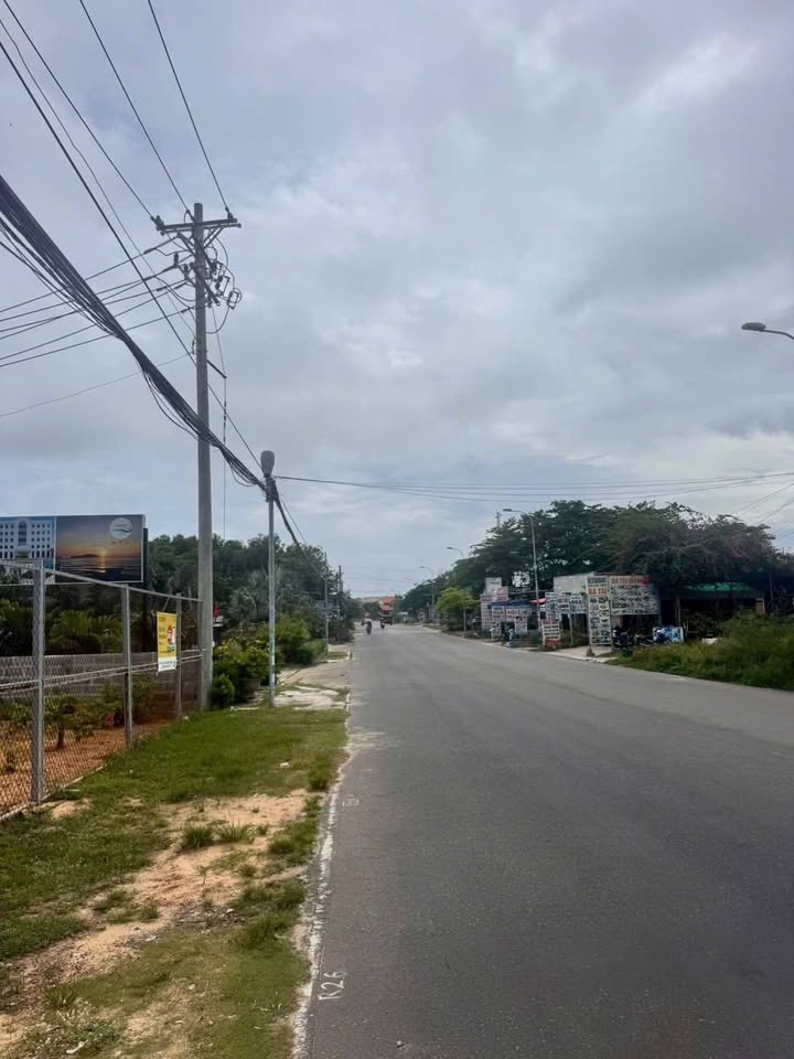 Đất nền Nguyễn Hữu Thọ Mũi Né 1300m² giá 26 tỷ - Vị trí đắc địa cho kinh doanh