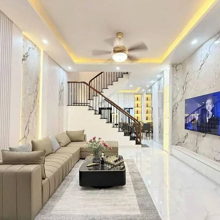 Nhà phố Nhật Tân, Tây Hồ 33m² giá 7 tỷ - Thiết kế hiện đại, đầy đủ nội thất!