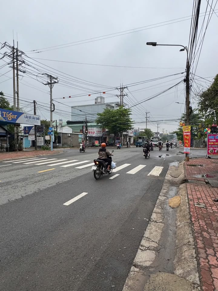 Nhà mặt tiền Hùng Vương Trảng Bom 113m² giá 5 tỷ - Cơ hội đầu tư sinh lời!