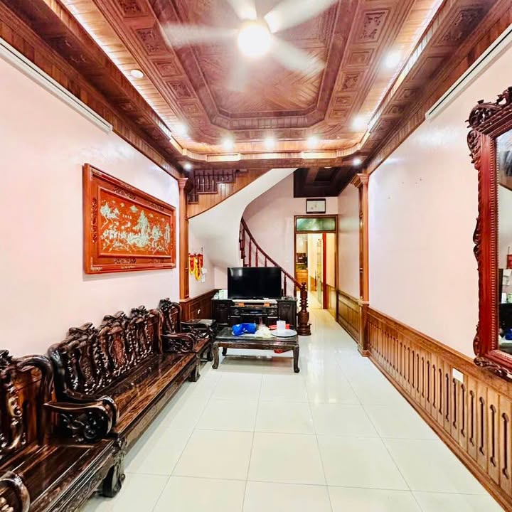 Nhà 3 tầng trung tâm phường Lâm, TP. Hòa Bình 88m² giá 4.6 tỷ - Nhà đẹp, vào ở ngay!