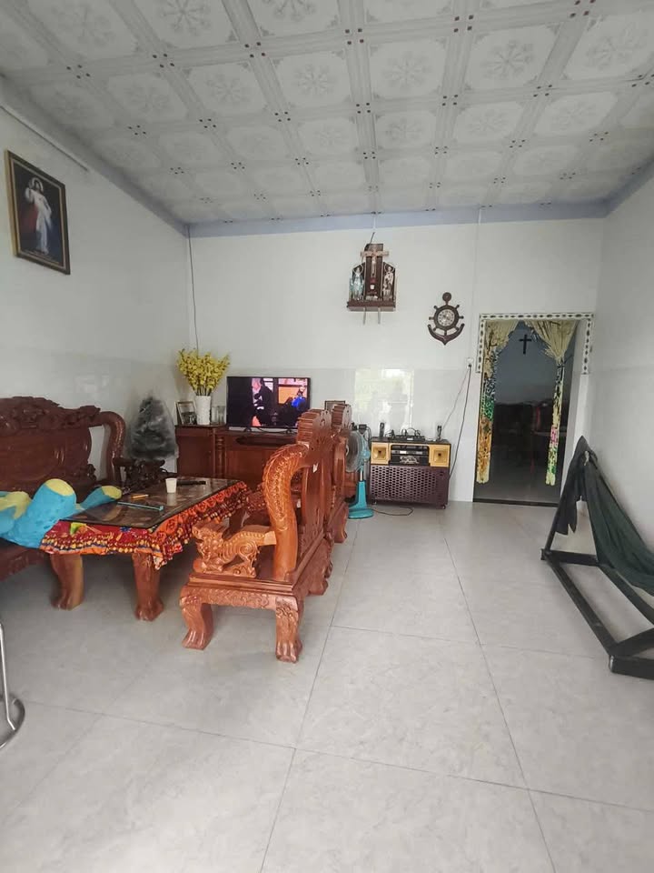 Nhà cấp 4 mặt tiền nhựa Ấp 9, xã Lương Hòa, Bến Lức - Giá 2.5 tỷ, dọn vào ở ngay!