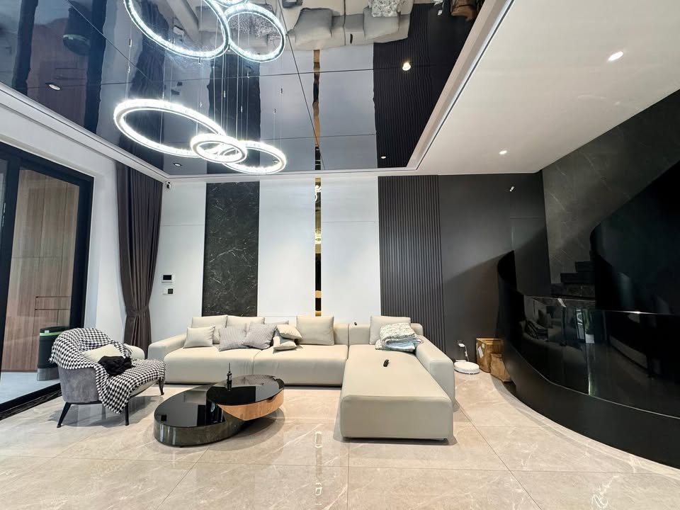 Villa góc 2 mặt tiền Thanh Khê, Đà Nẵng 150m² giá 40 triệu - Nội thất cao cấp, gần biển!