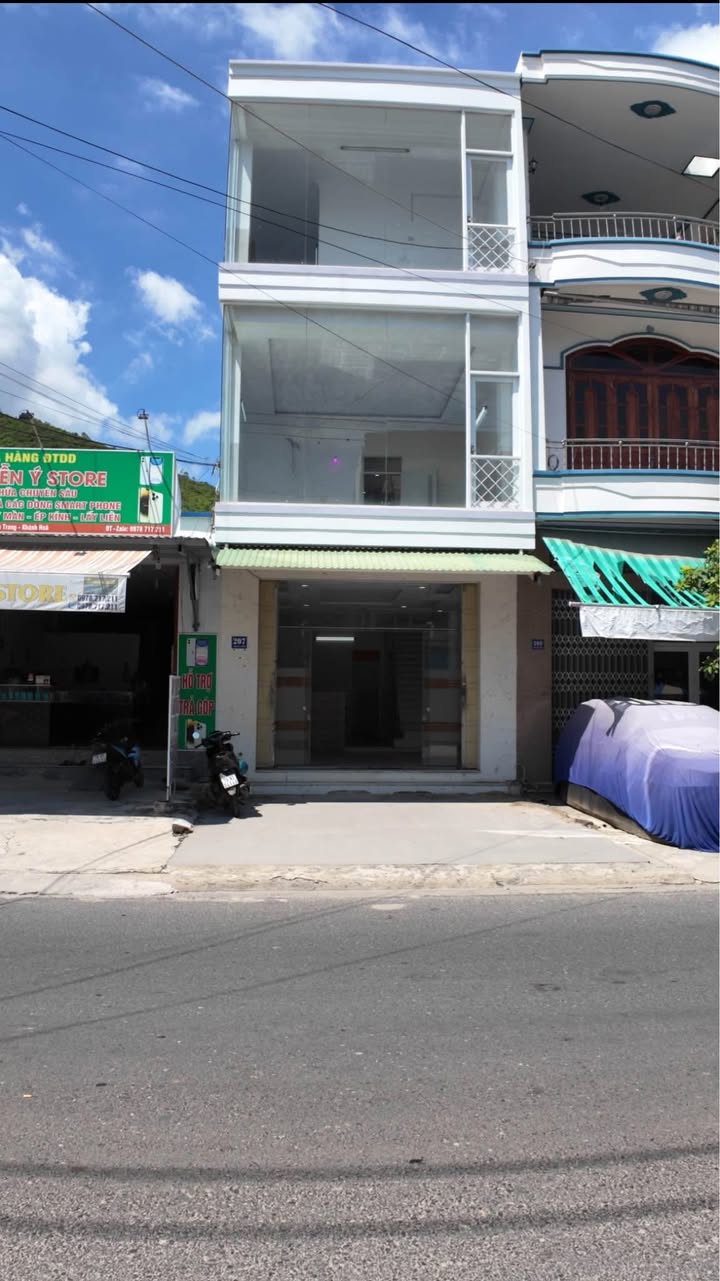 Nhà 3 Tầng Mặt Tiền Tôn Đức Thắng, Nha Trang 74m² giá 6.7 tỷ - Kinh doanh sầm uất!