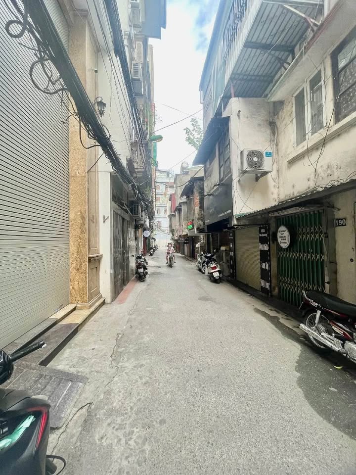 Nhà An Dương Tây Hồ 28m² giá 7.8 tỷ - Giao dịch nhanh chóng, chính chủ!