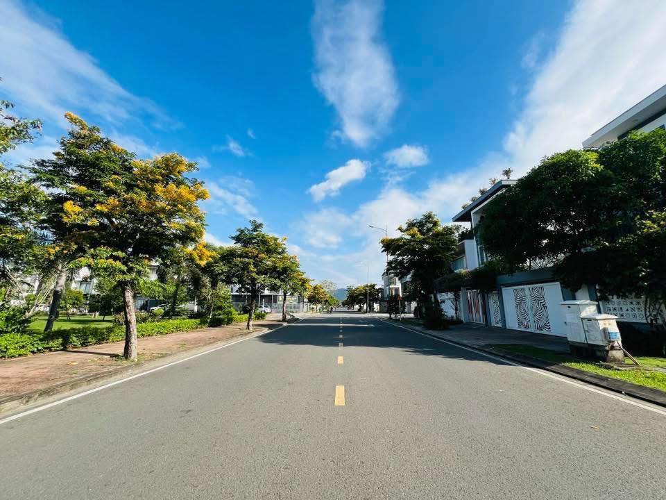 Đất nền đường số 2 Vĩnh Thái 100m² giá 7 tỷ - Lô duy nhất trục đường huyết mạch!