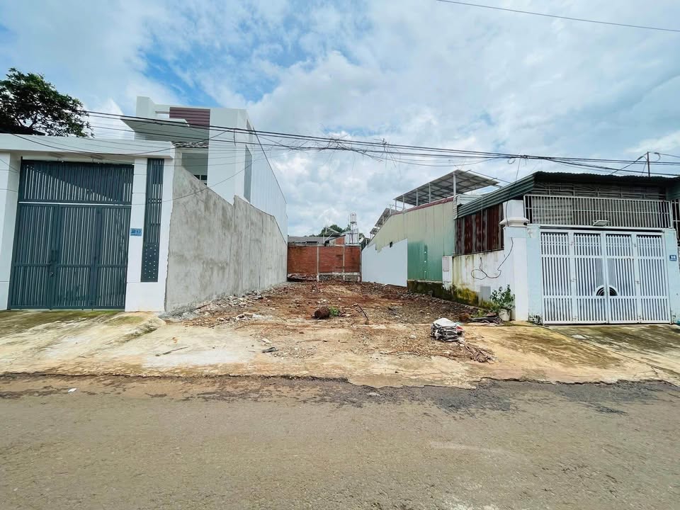 Đất mặt tiền A9 Phạm Ngũ Lão, Buôn Ma Thuột 300m² giá 6.15 tỷ - Cơ hội đầu tư tuyệt vời!