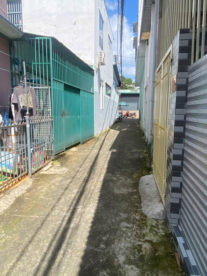 Đất Bùi Thị Xuân Buôn Ma Thuột 43m² - Vị trí trung tâm, khu dân cư đông đúc!