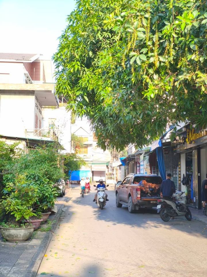 Đất kinh doanh Cẩm Trung 283m² giá 11.32 tỷ - Vị trí đắc địa giữa chợ!