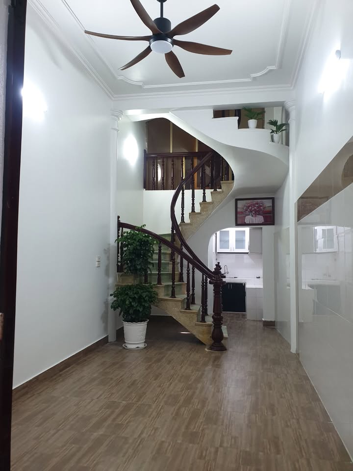 Nhà 3 tầng hướng Tây Nam đường Trường Chinh 30m² giá 1.35 tỷ - Sổ đỏ chính chủ!