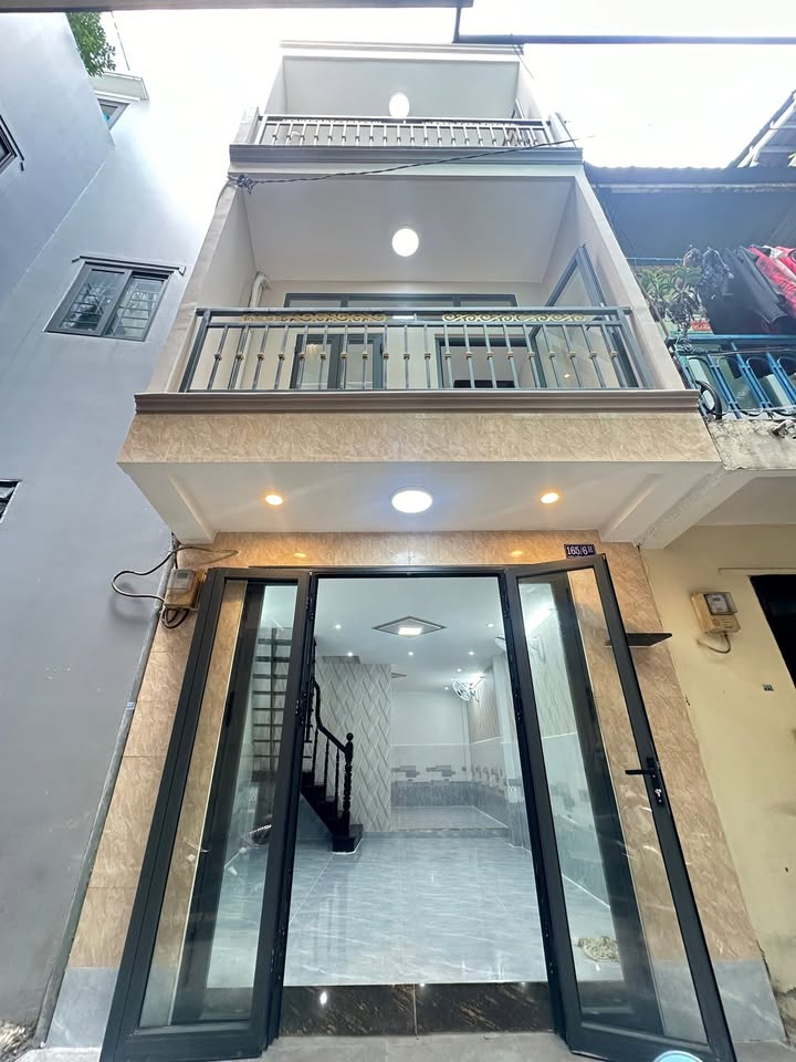 Nhà phố hẻm 165 Văn Thân, Quận 6 - Diện tích 30m² giá chỉ 4.3 tỷ, thương lượng nhẹ!