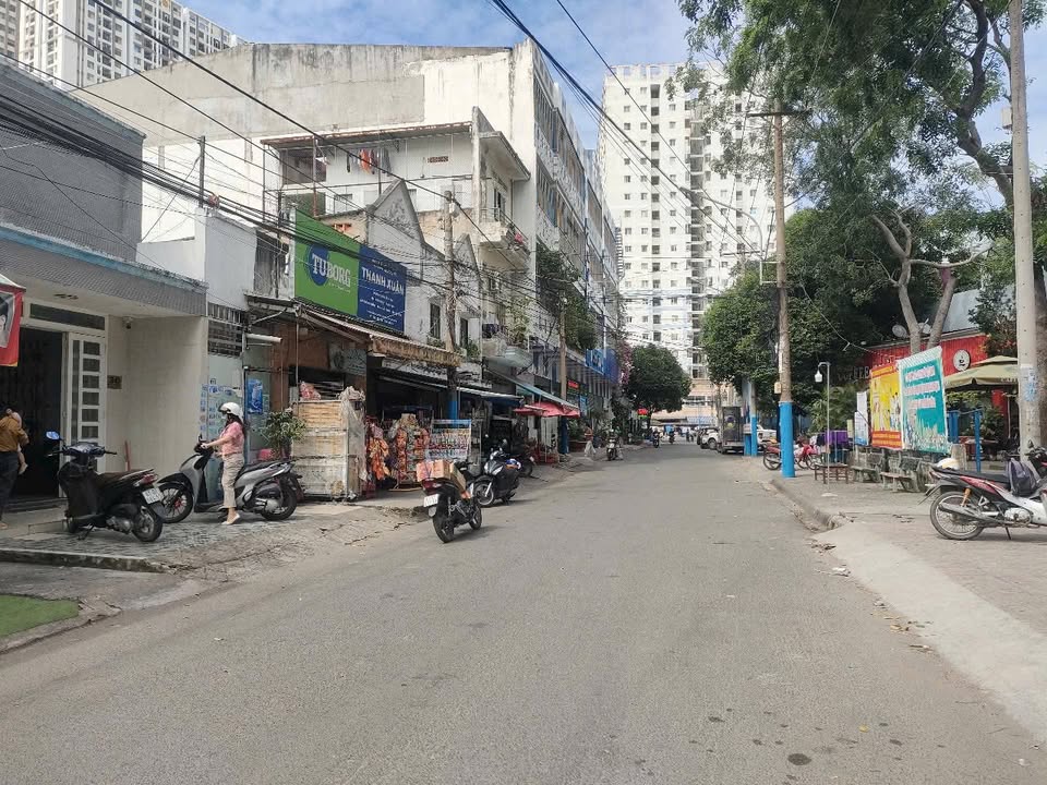 Nhà cấp 4 mặt tiền đường 2, Dĩ An 120m² giá 8.3 tỷ - Cơ hội đầu tư hiếm có!