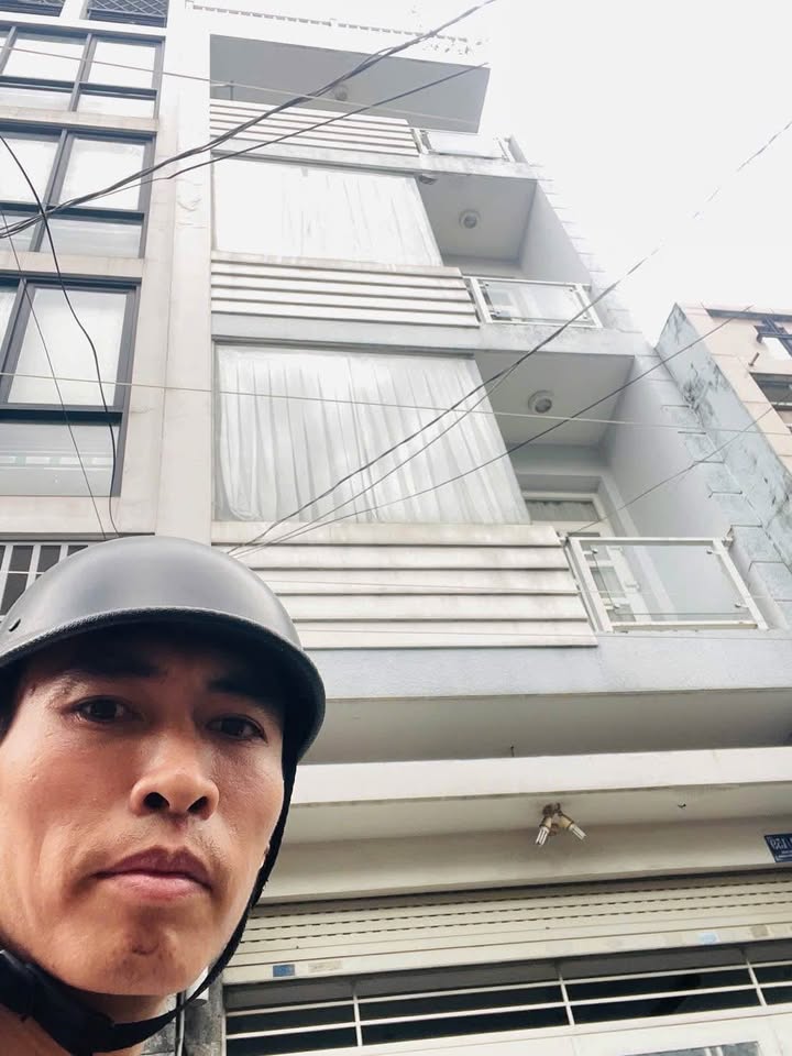 Nhà đẹp 5 tầng Đoàn Thị Điểm 30m² giá 7 tỷ - Hẻm xe hơi 7 chỗ dễ vào!