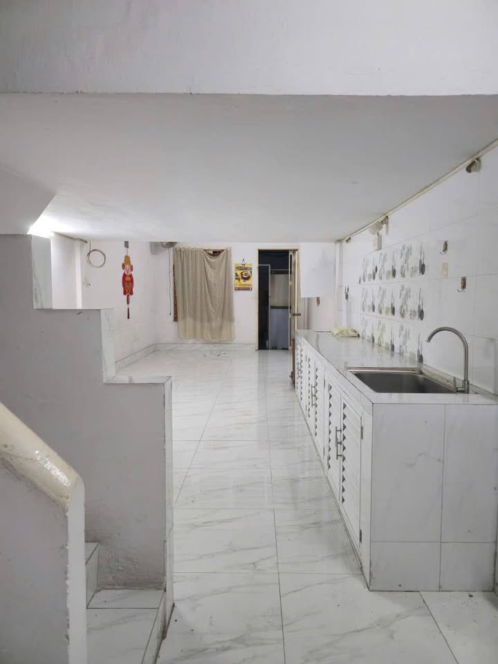 Chung cư Phường 10 Quận 5 50m² giá 2.1 tỷ - Bán gấp, vị trí đắc địa!