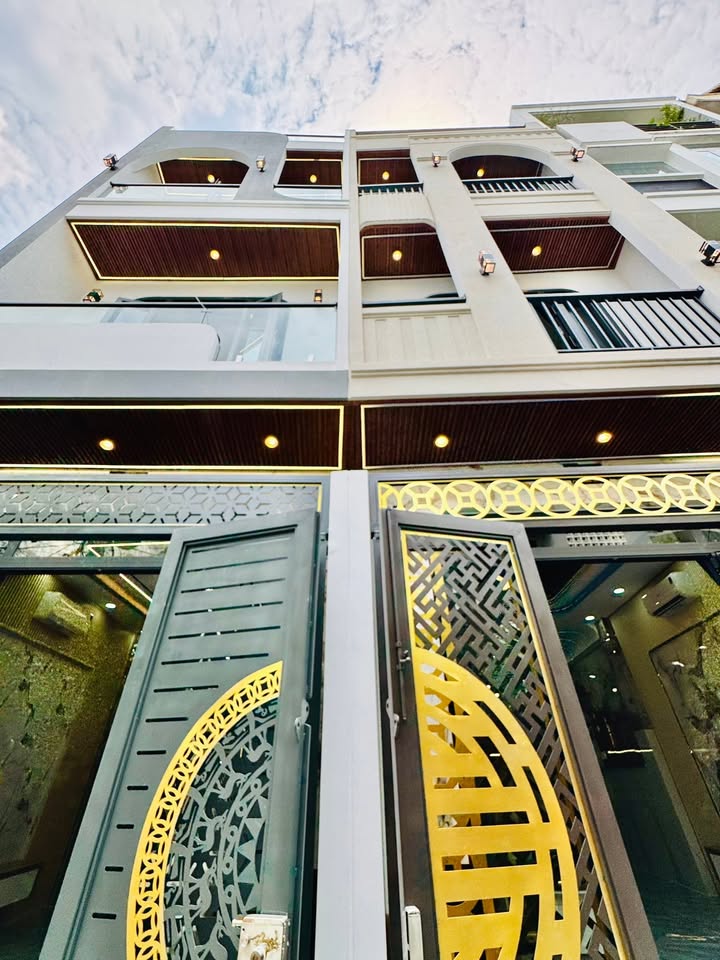 Nhà đẹp bán gấp đường Phan Văn Trị, Bình Thạnh, 50m² - Full nội thất, giá chỉ 8.6 tỷ!