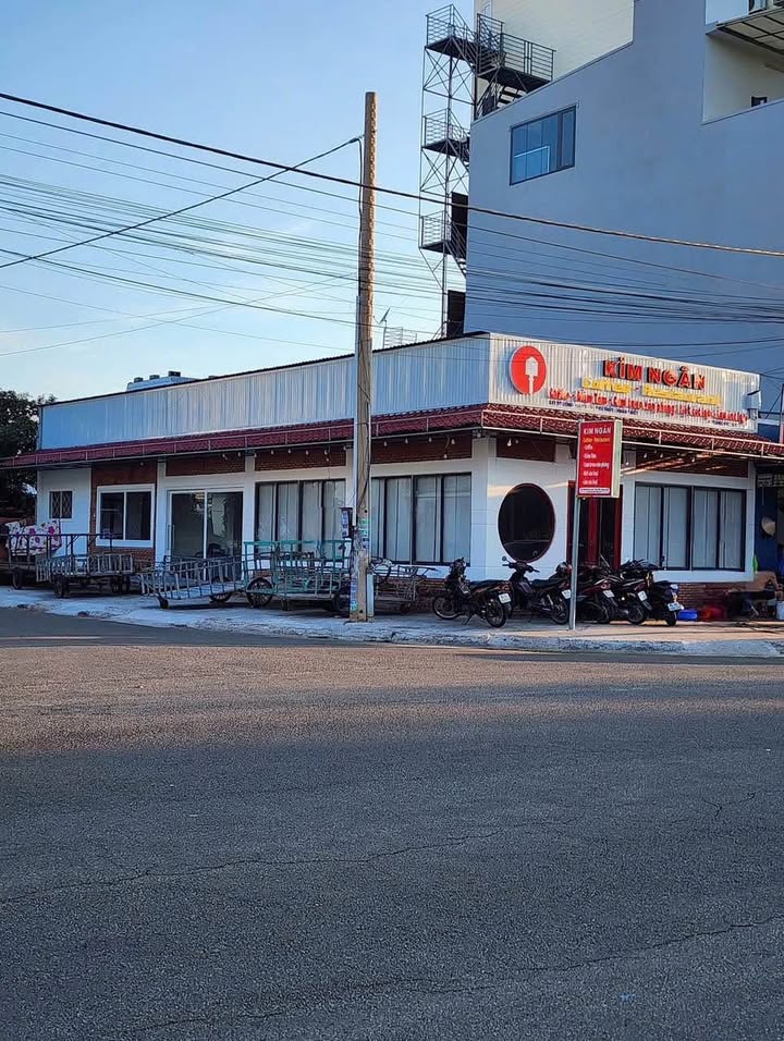 Cho thuê mặt bằng góc 2 mặt tiền đường Trương Hán Siêu 150m² - Kinh doanh thuận lợi gần công viên!