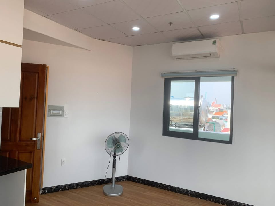 Studio tách bếp Tân Bình 30m² - Ánh sáng tràn ngập, giá thỏa thuận!