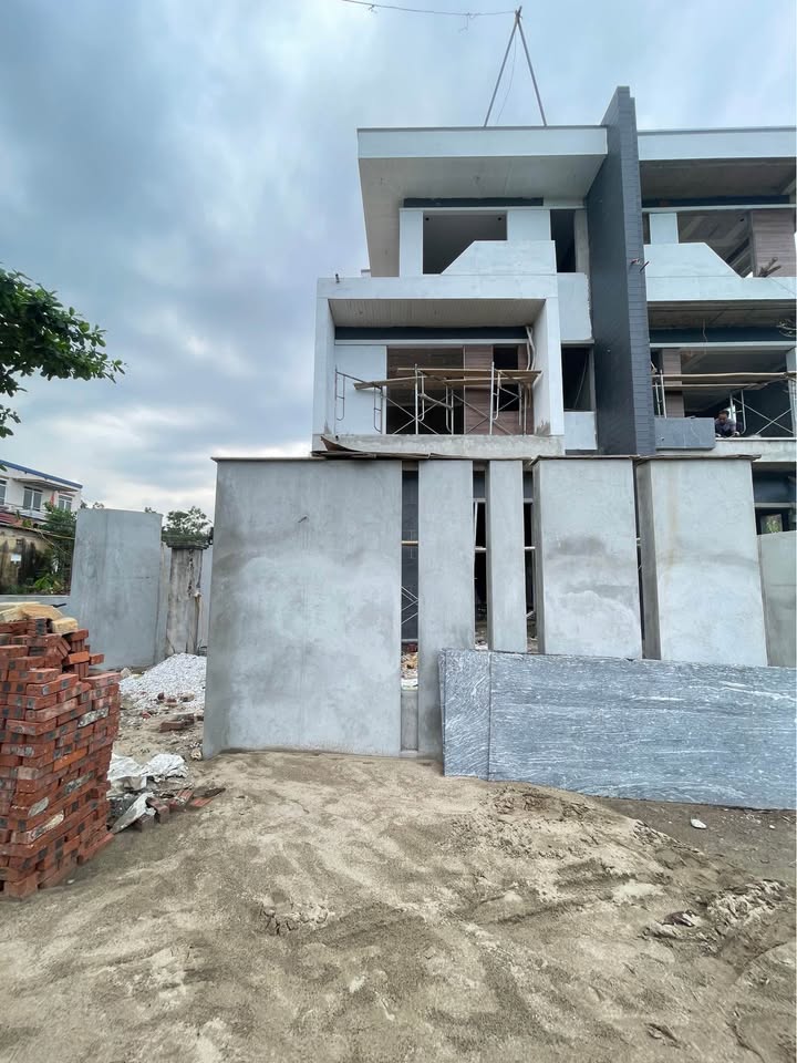 Nhà phố Phan Đình Phùng, Thái Nguyên 108m² giá 3 tỷ - Vị trí trung tâm hiếm có!