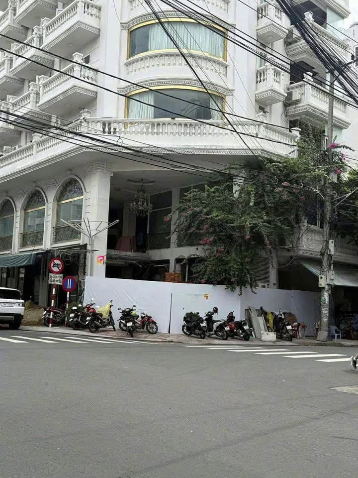 Mặt bằng cho thuê góc 2 mặt tiền Phường Nha Trang 220m² giá 50 triệu - Kinh doanh ngay!