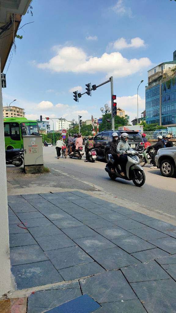 Nhà mặt phố Trịnh Đình Cửu, Thanh Xuân 70m² giá 28.5 tỷ - Kinh doanh tấp nập!