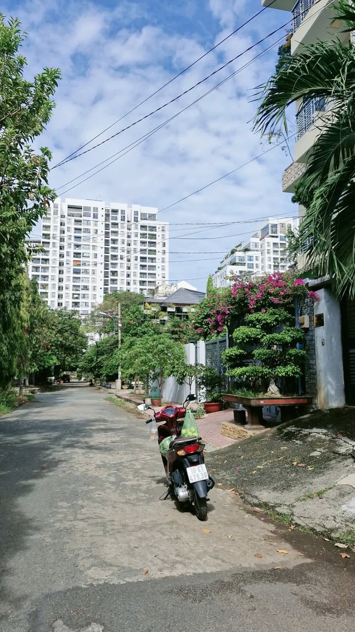 Nhà cho thuê nguyên căn Thủ Đức 100m² giá 15 triệu - Sát Gigamall, tiện nghi đầy đủ!