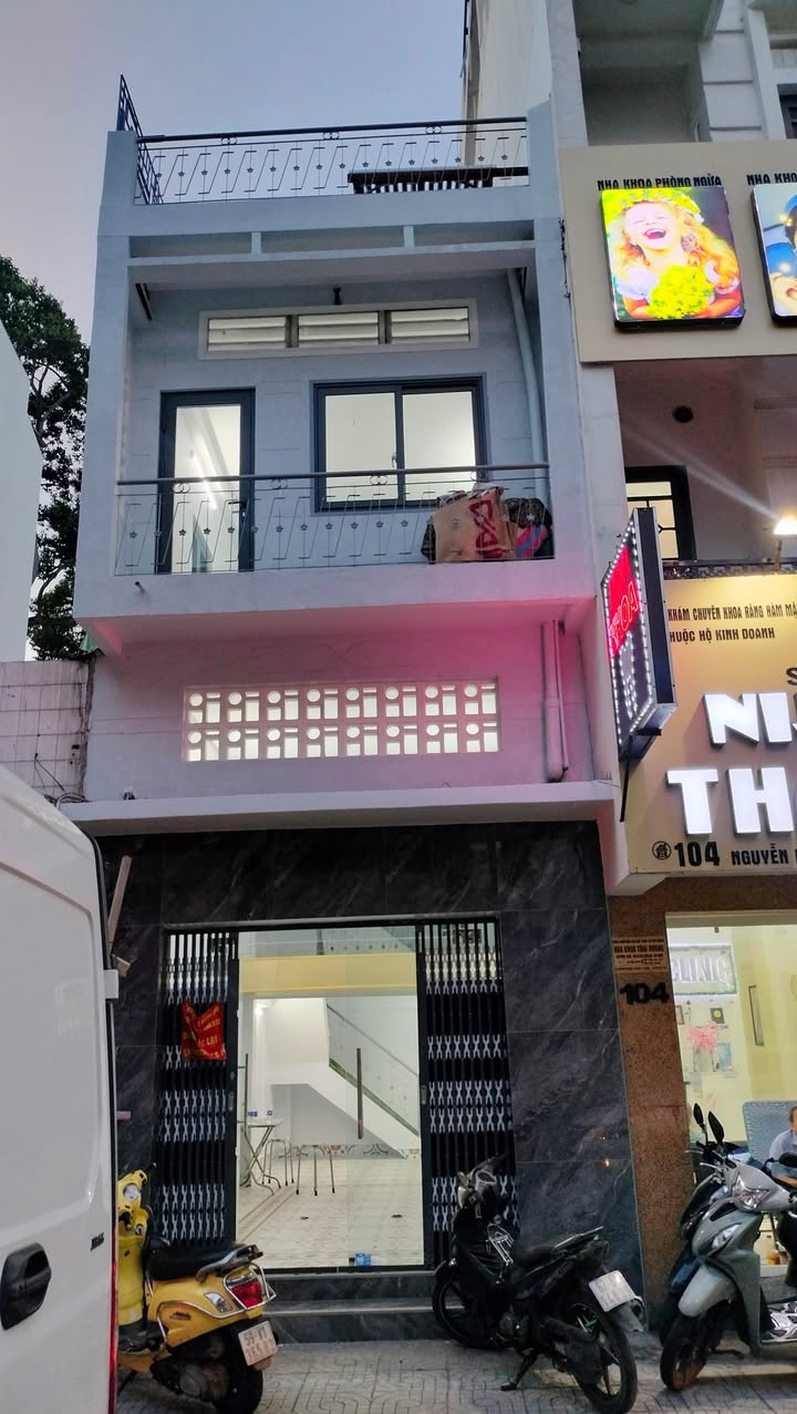 Nhà nguyên căn cho thuê mặt tiền Nguyễn Phi Khanh, Quận 1 - Phù hợp kinh doanh