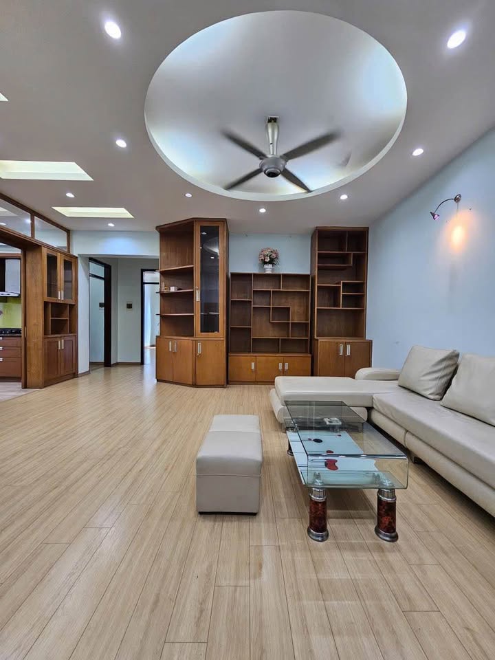 Căn hộ chung cư 18T1 KĐT Trung Hòa Nhân Chính 116m² giá 9 tỷ - Nhà lô góc hai mặt thoáng