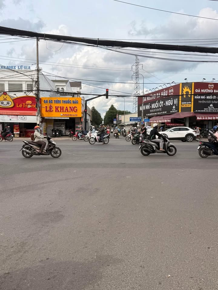 Nhà trệt lửng nở hậu 77m² trên đường Phạm Sơn Khai - Giá 7.4 tỷ, đầu tư sinh lời ngay!