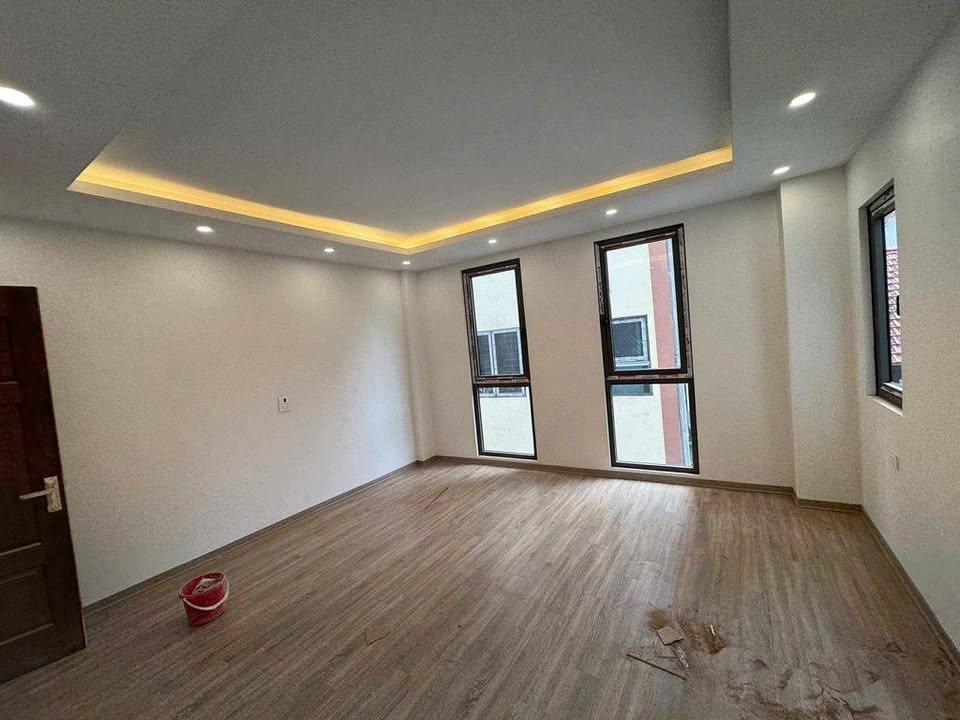 Nhà riêng Hồ Tùng Mậu 35m² giá 8 tỷ - Lô góc thoáng sáng, gần ĐH Thương Mại!