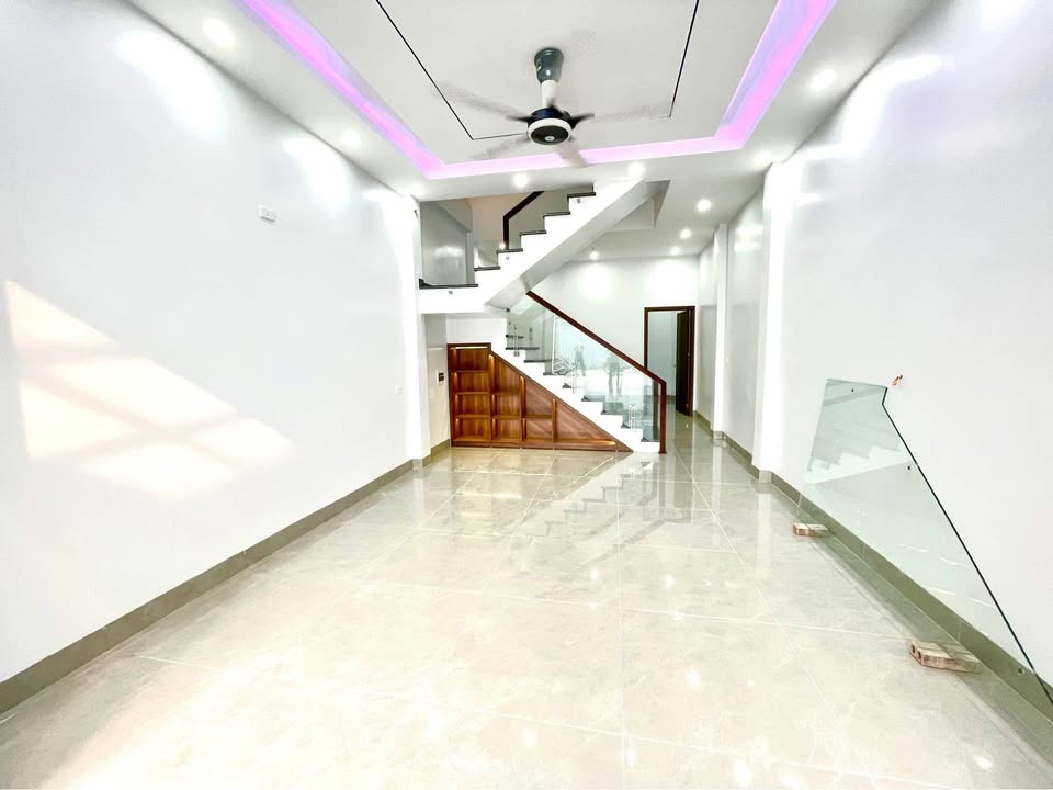 Bán nhà 2 tầng phố Thành Mai, 90.6m² giá 3.56 tỷ - Khu vực sầm uất, kinh doanh thuận lợi!