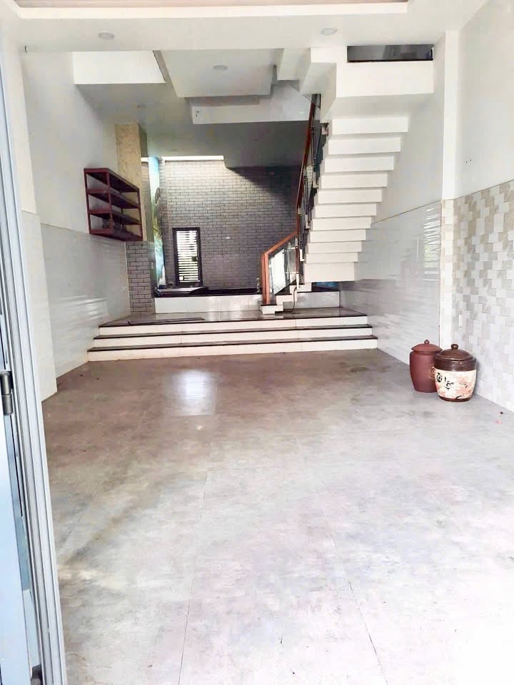 Nhà cho thuê đường số 9, Bình Hưng Hòa, 72m² giá 12 triệu - Ô tô vào tận nhà!