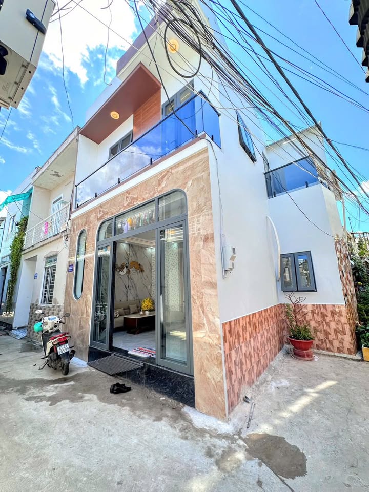 Nhà trệt lầu góc 2 mặt tiền hẻm 70 Trần Hưng Đạo, Cần Thơ - Giá 2.95 tỷ - Nội thất đầy đủ!