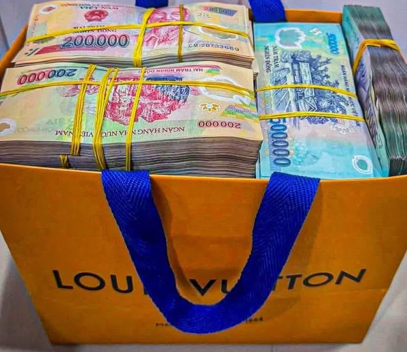 Nhà mặt phố Trần Quốc Hoàn 60m² giá 23 tỷ - Phù hợp kinh doanh văn phòng!