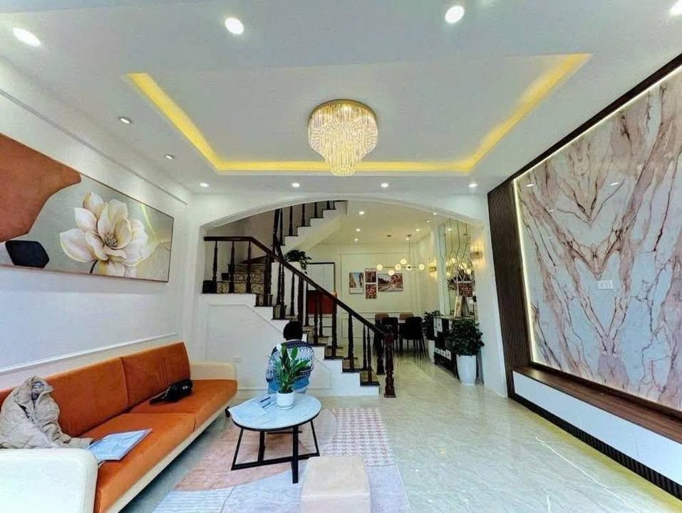 Nhà đẹp 6 tầng Hồ Tùng Mậu 40m² giá 9 tỷ - Ô tô đỗ cửa, kinh doanh thuận lợi!
