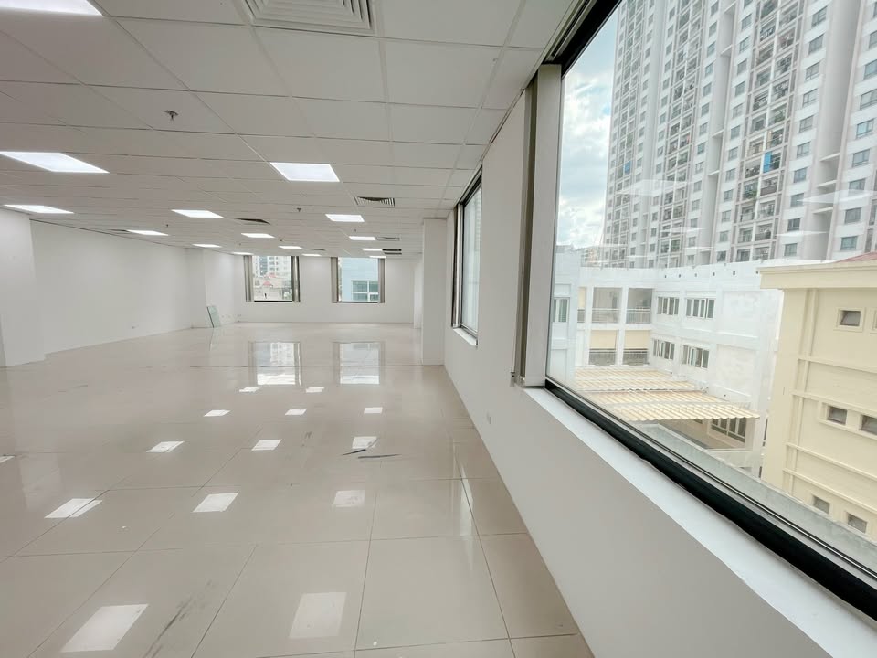 Văn phòng cho thuê đường Cầu Giấy 120m² giá 25 triệu - Không gian làm việc linh hoạt!