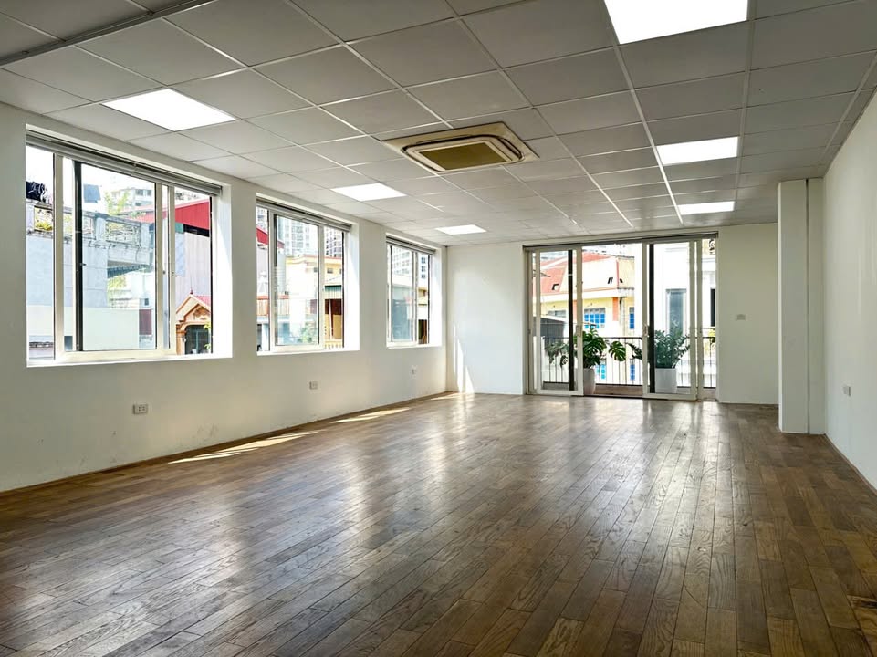Văn phòng cho thuê tại Vũ Trọng Phụng, Thanh Xuân 75m² giá từ 12 triệu - Không gian làm việc lý tưởng!