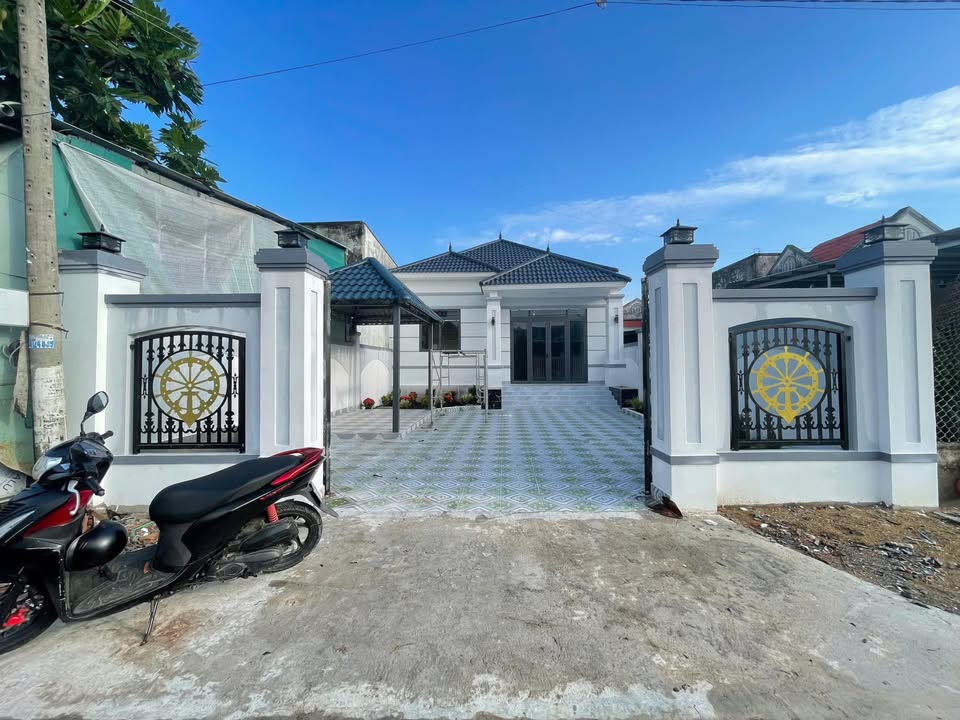 Biệt thự mini 180m² đường nhựa liên xã Long Hoà - Phước Vân giá 3.5 tỷ - Nhà mới xây, dọn vào ở ngay!