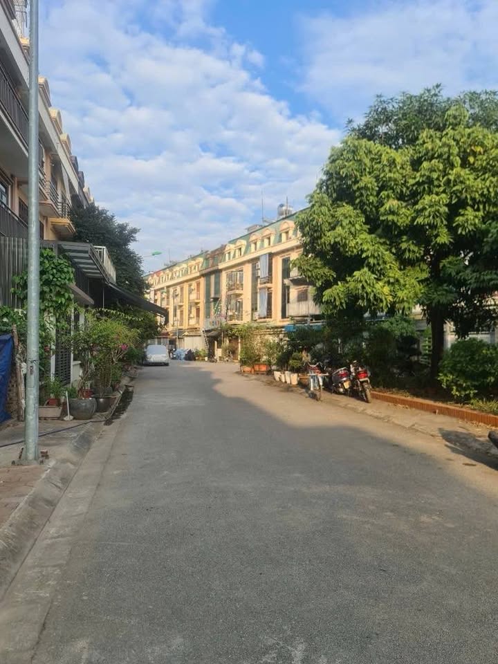 Biệt thự thô 210m² Đại Mỗ giá thỏa thuận - Cần bán gấp!