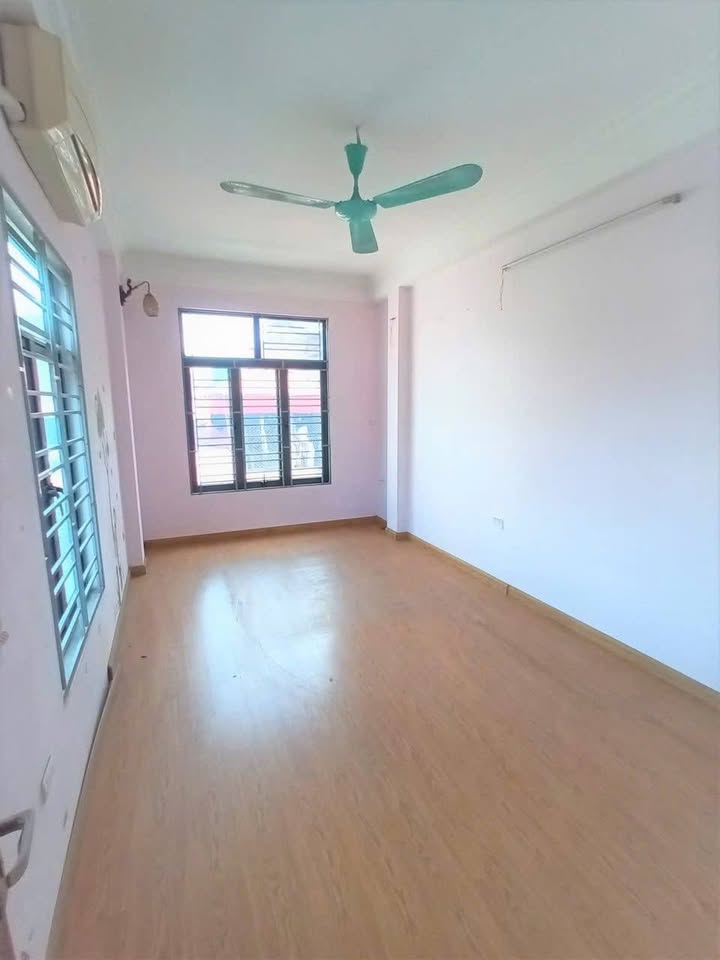 Nhà mặt phố Giáp Bát, Hoàng Mai 175m² giá 13 triệu - Thích hợp kinh doanh đa ngành
