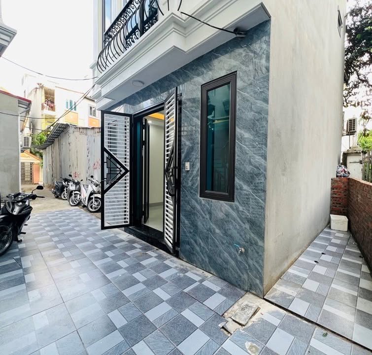 Nhà phố Yên Nghĩa 31m² giá 5.6 tỷ - Ngõ rộng, ô tô vào tận nơi!