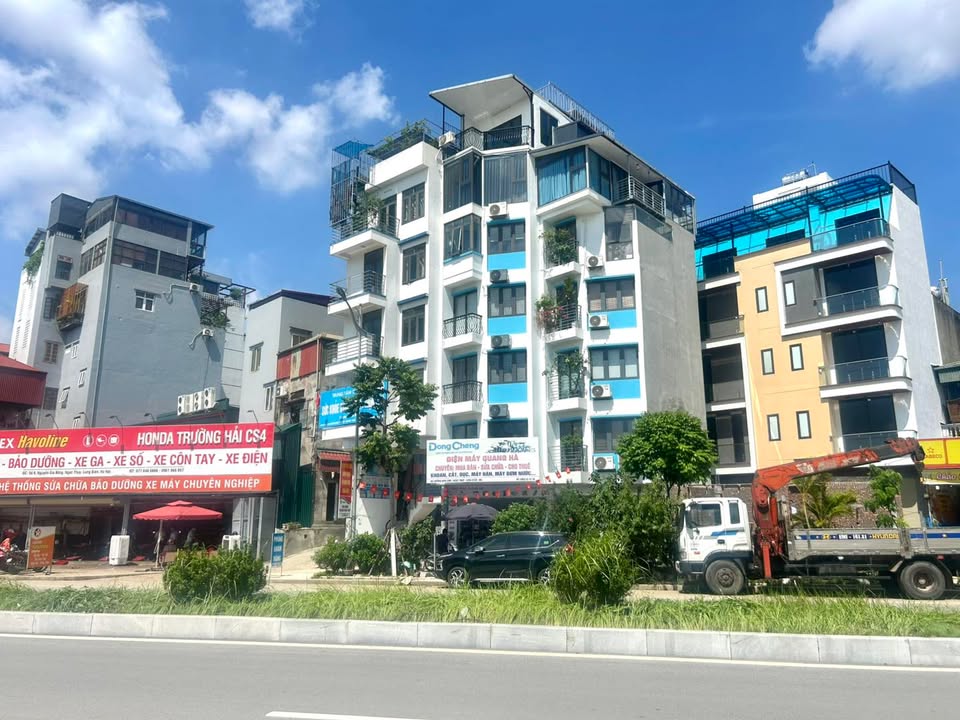 Nhà mặt phố Nguyễn Gia Bồng, quận Long Biên, 70m² giá 30 tỷ - Cơ hội đầu tư không thể bỏ lỡ!